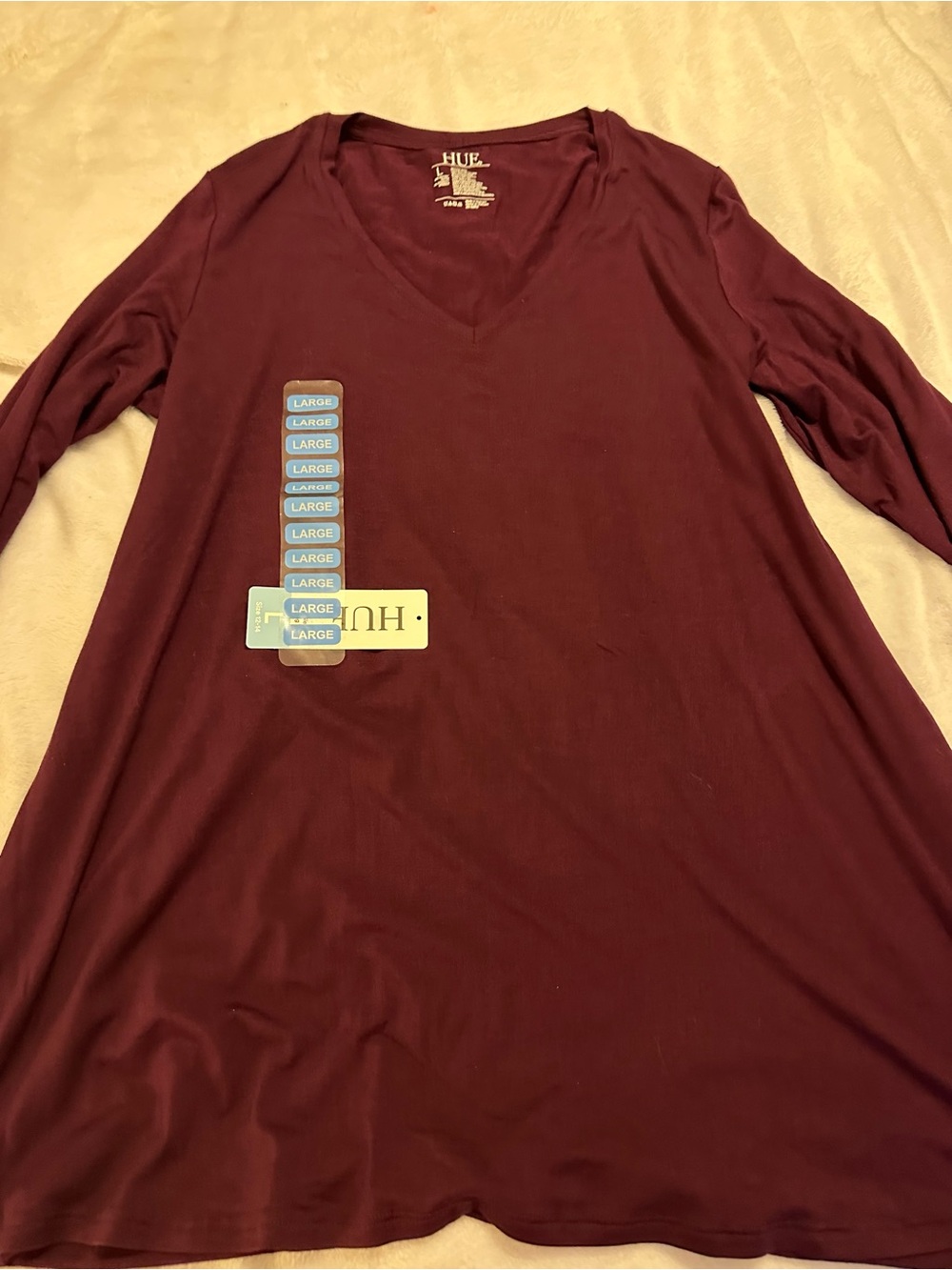 HUE Long Sleeve V-Neck Tee in Burgundy
